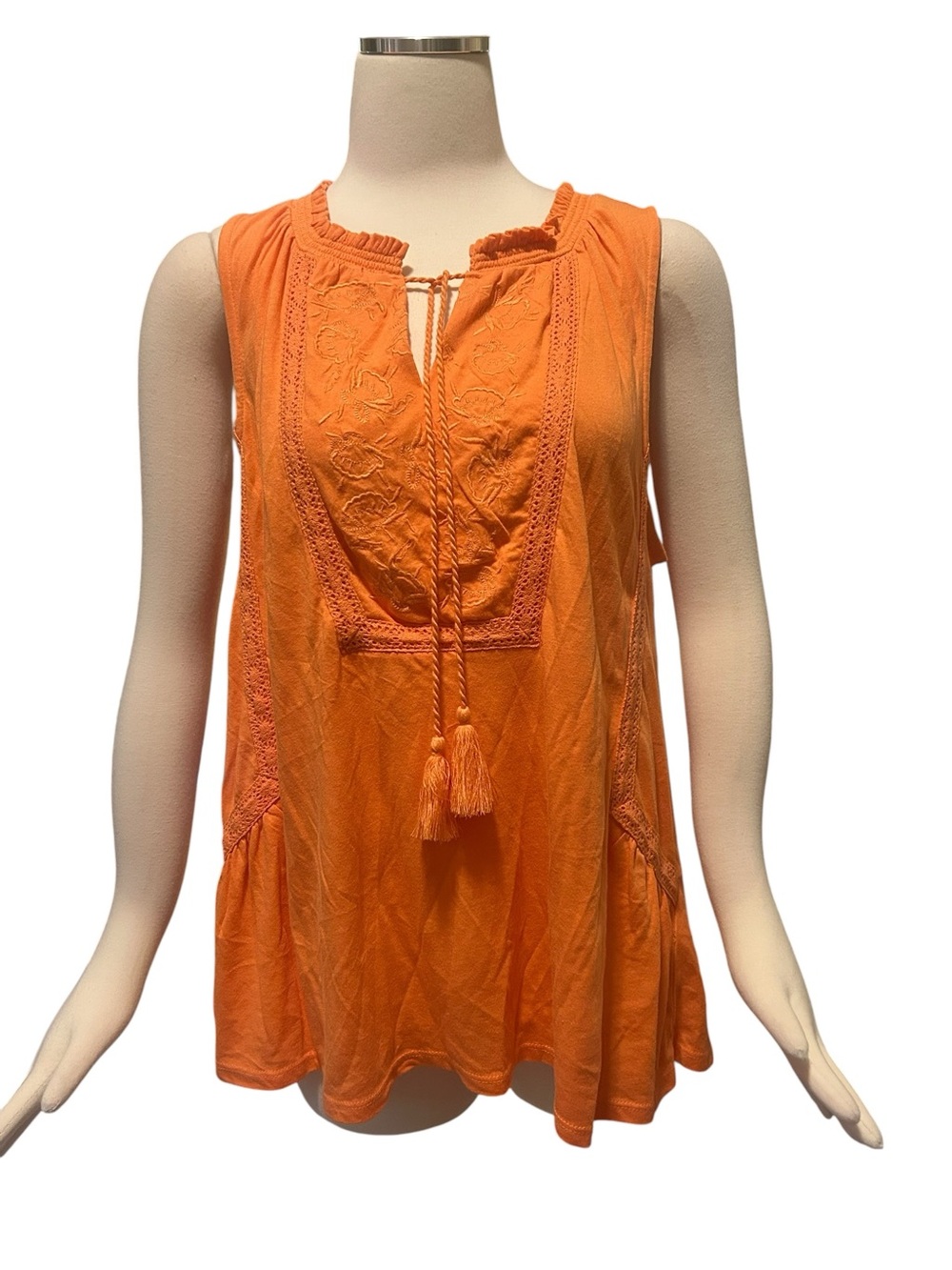 Crown & ivy sleeveless top